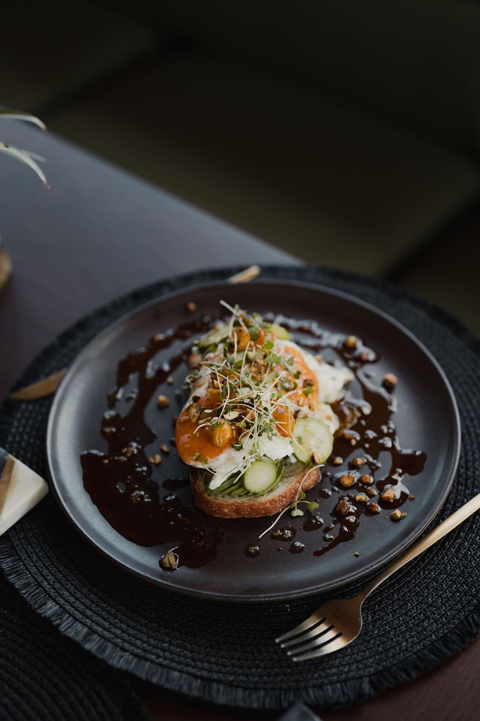 Avocado toast and egg